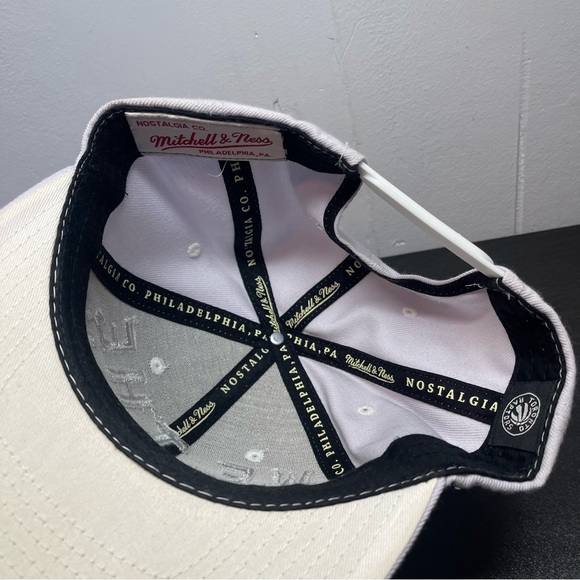 Mitchell & Ness NBA We The North, Toronto Raptors White Snapback Hat. - Picture 7 of 7